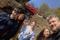 Im Japanischen Garten mit der Beauftragten für Städtepartnerschaften der Stadt Kaiserslautern