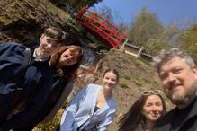 Im Japanischen Garten mit der Beauftragten für Städtepartnerschaften der Stadt Kaiserslautern