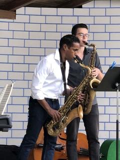 und zum Abschluss: das Saxofon im Duett!