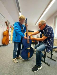 Kontrabass ausprobieren