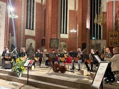 Das Gitarrenensemble Brandenburg beim Eröffnungskonzert der Gitarrentage 2026 in der Katharinenkirche