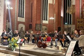 Das Gitarrenensemble Brandenburg beim Eröffnungskonzert der Gitarrentage 2026 in der Katharinenkirche