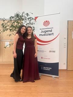 Elisabet und Anna Zadorozhna beim Bundeswettbewerb Jugend musiziert in Regensburg